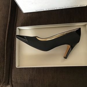 Peter Kaiser black pumps with patent leather details